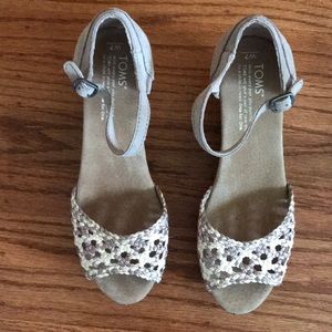 Toms summer wedges